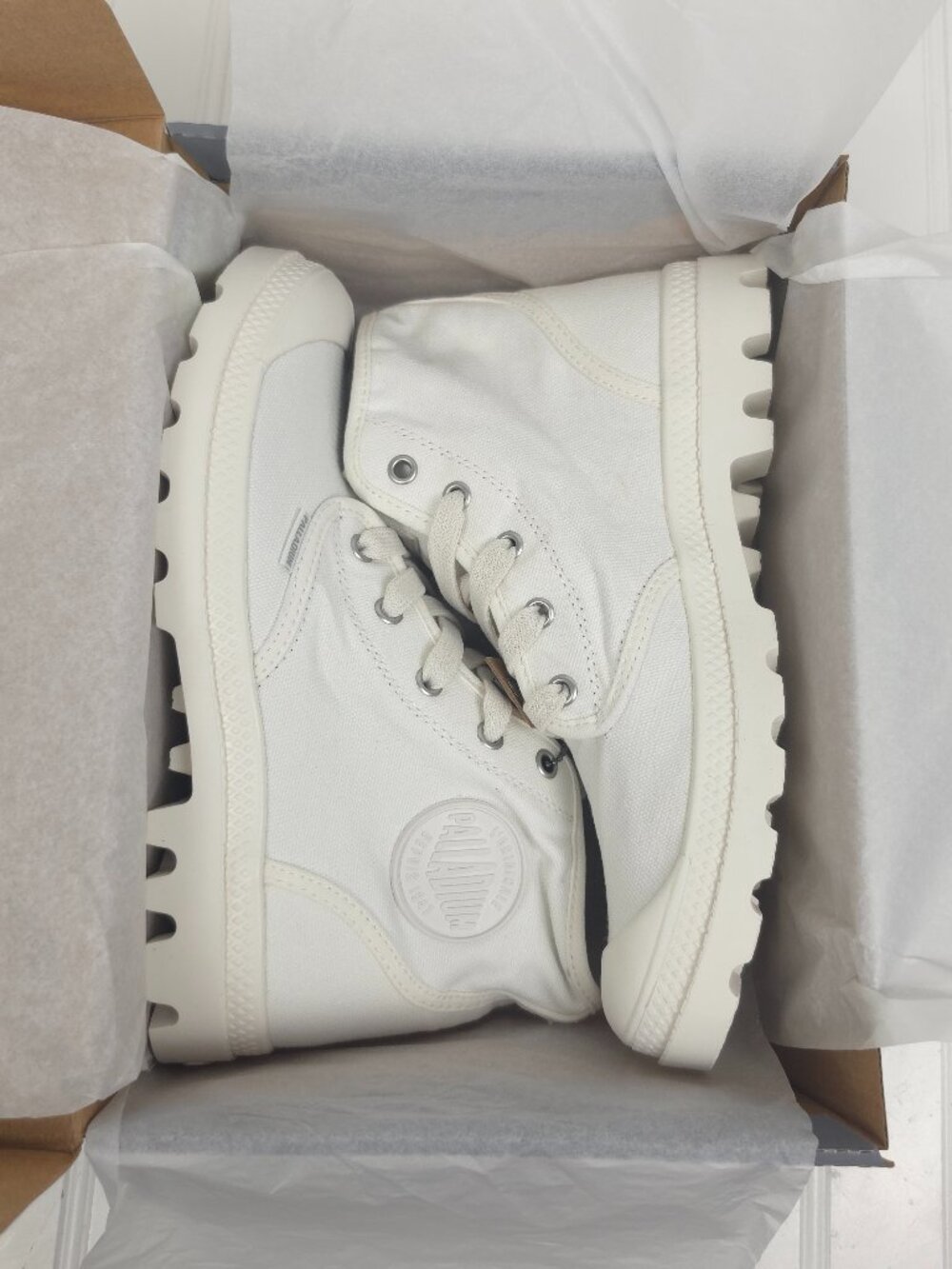 NIB Women's Palladium Pampa Hi Round Toe Lace Up Booties Star White Size 8.5 - Picture 3 of 11
